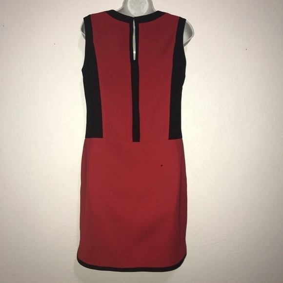 Vince Camuto Red Color Block Keyhole Back Dress - Picture 6 of 8